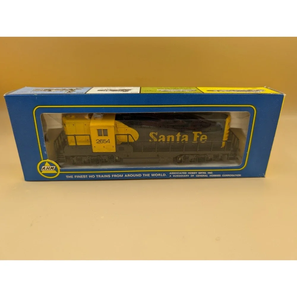 AHM HO Scale GP-18 Santa Fe Locomotive Diesel Blue Yellow Clean Tested Works